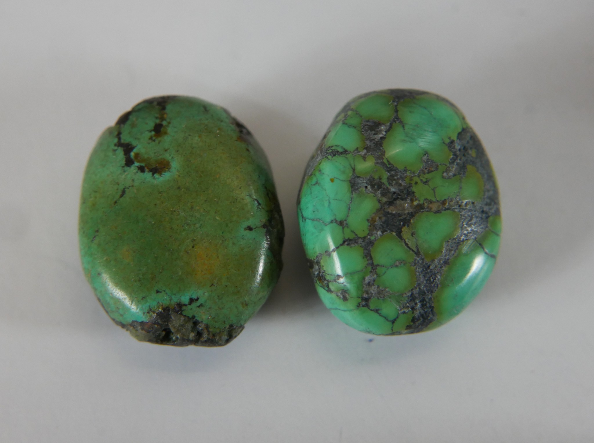 A collection of Turquoise beads, the largest bead measures 4.5cm. H.13 W.13cm largest - Image 3 of 4