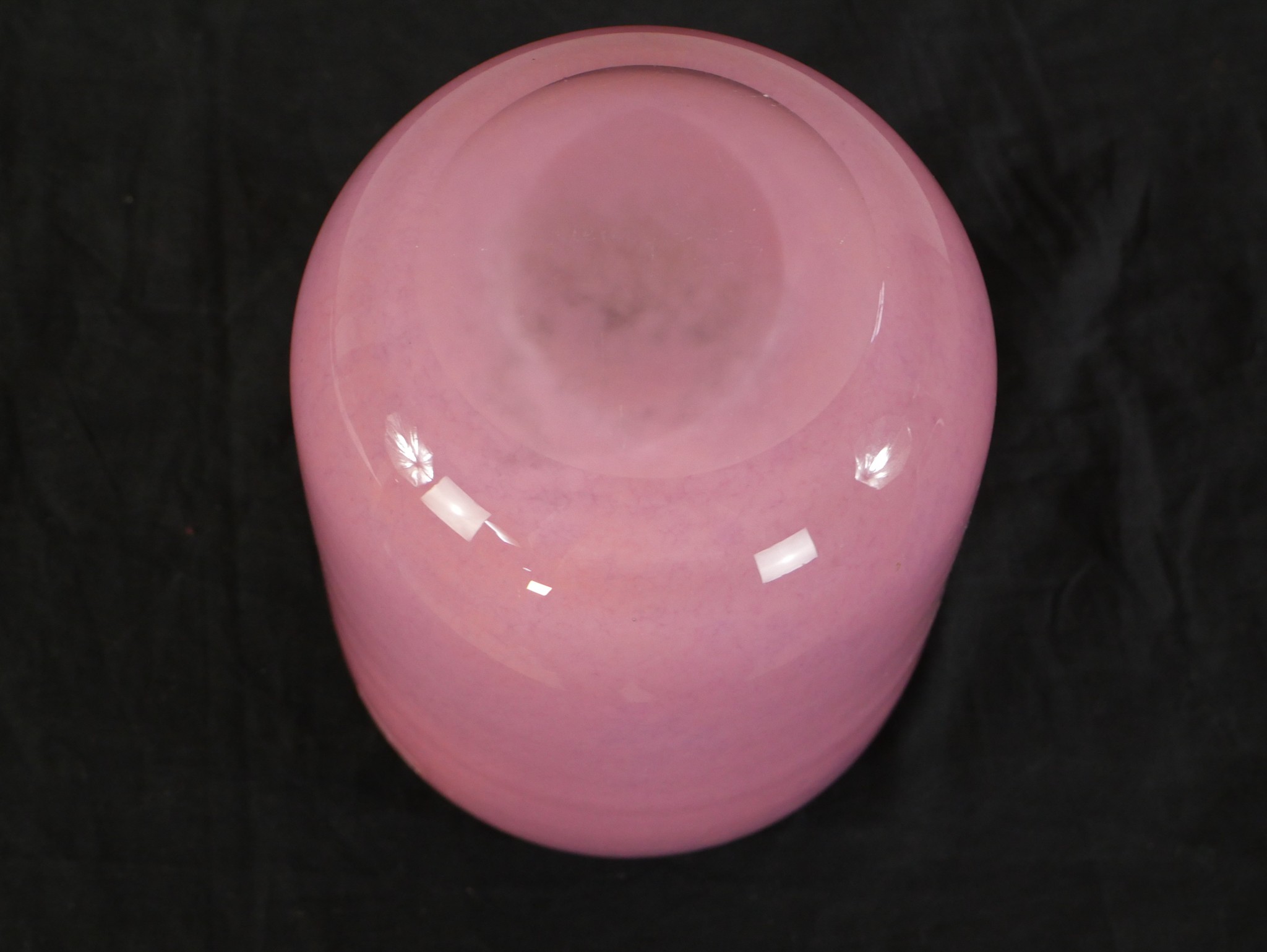 A large studio glass vase by Henry Dean, of cylindrical form in pink, signed to the base. H.19 W. - Image 3 of 4