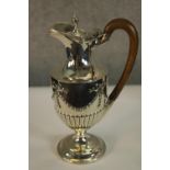 An Edwardian hallmarked silver coffee pot, hallmarked for Gold & Silversmiths Company, London
