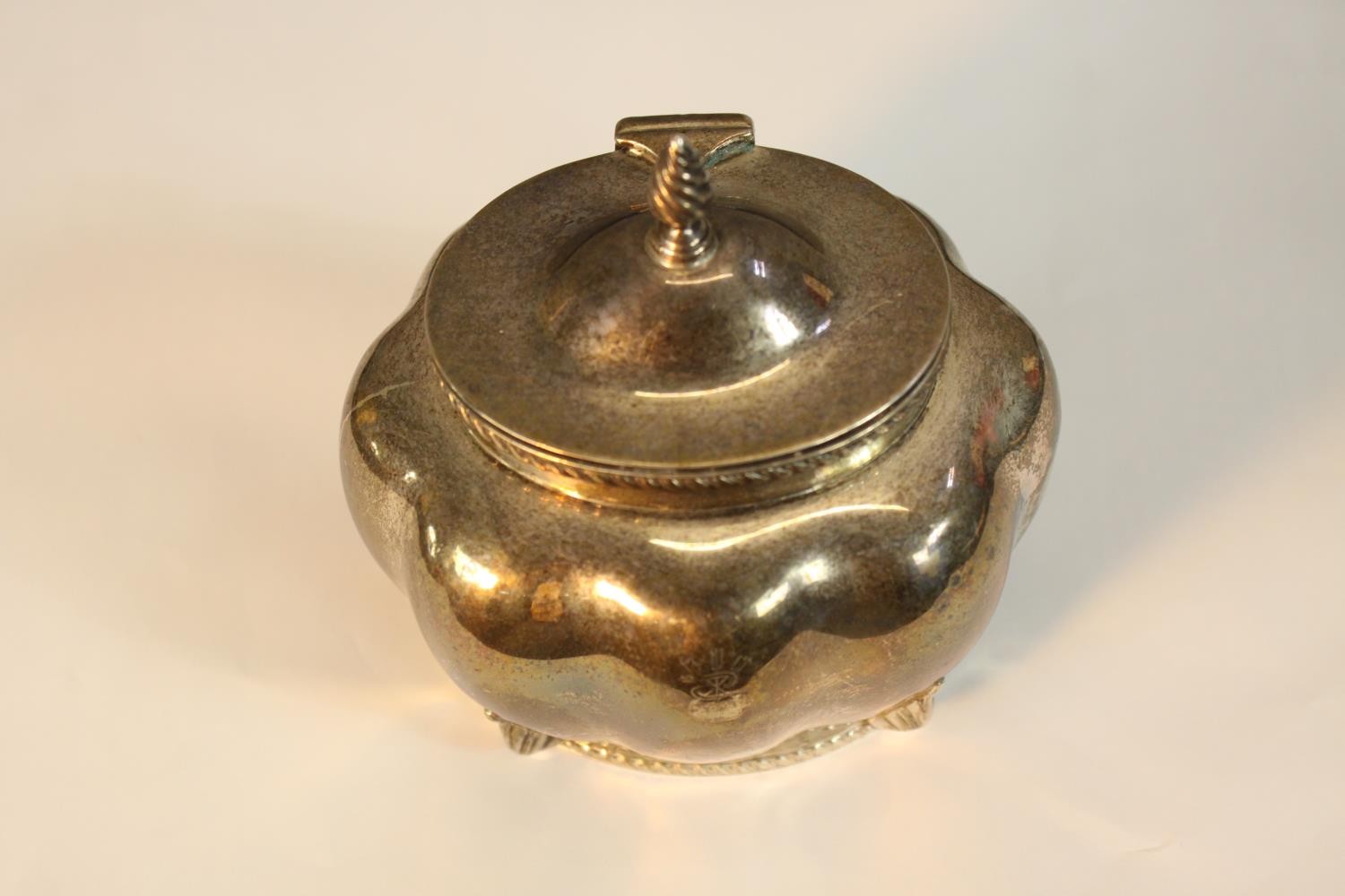 A late Victorian hallmarked silver crested tea caddy and cover, Birmingham 1900, 277g gross