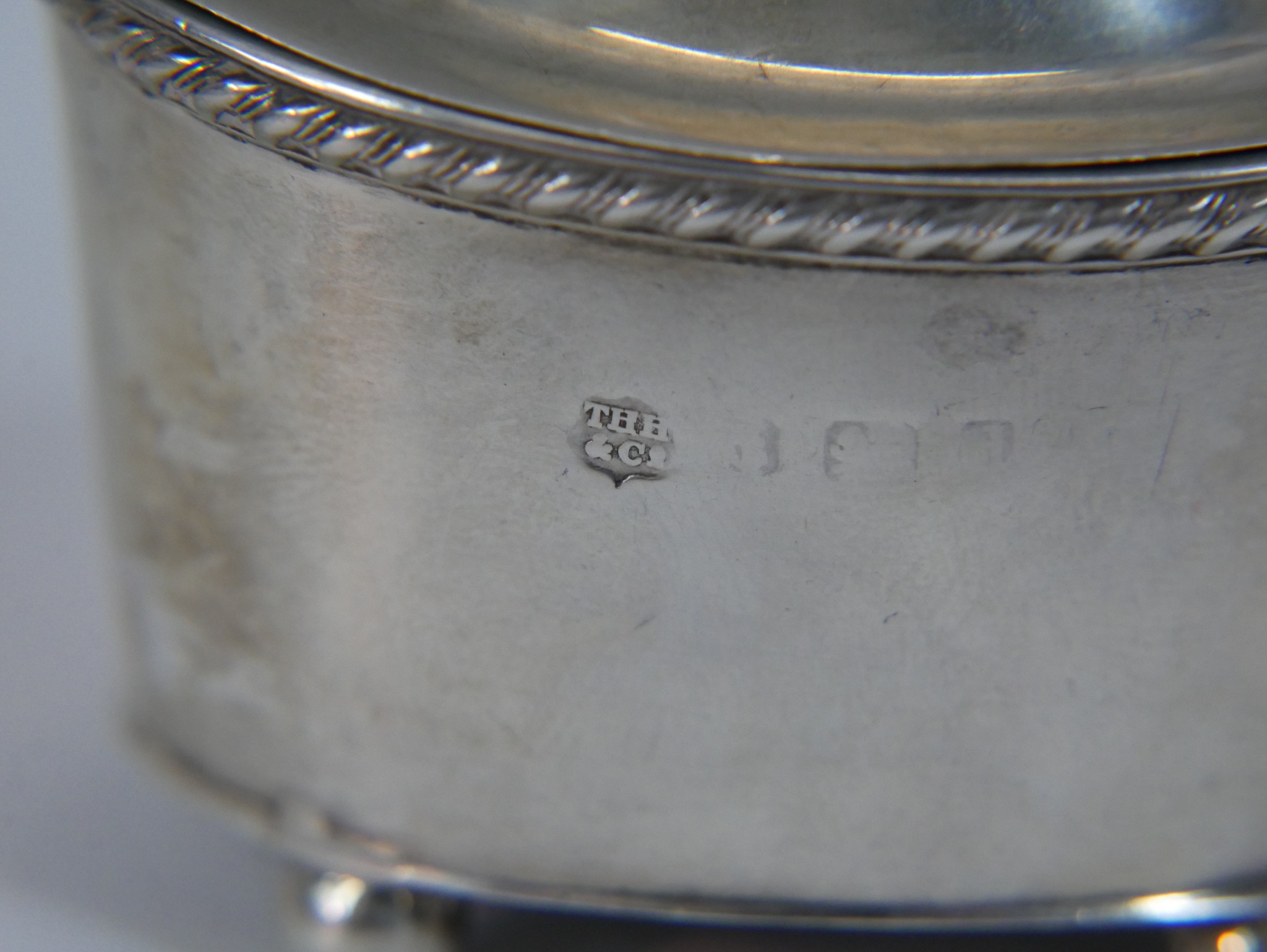 A 19th century hallmarked silver drum mustard (hallmarks worn) with 'S' scroll handle and cast thumb - Image 3 of 3