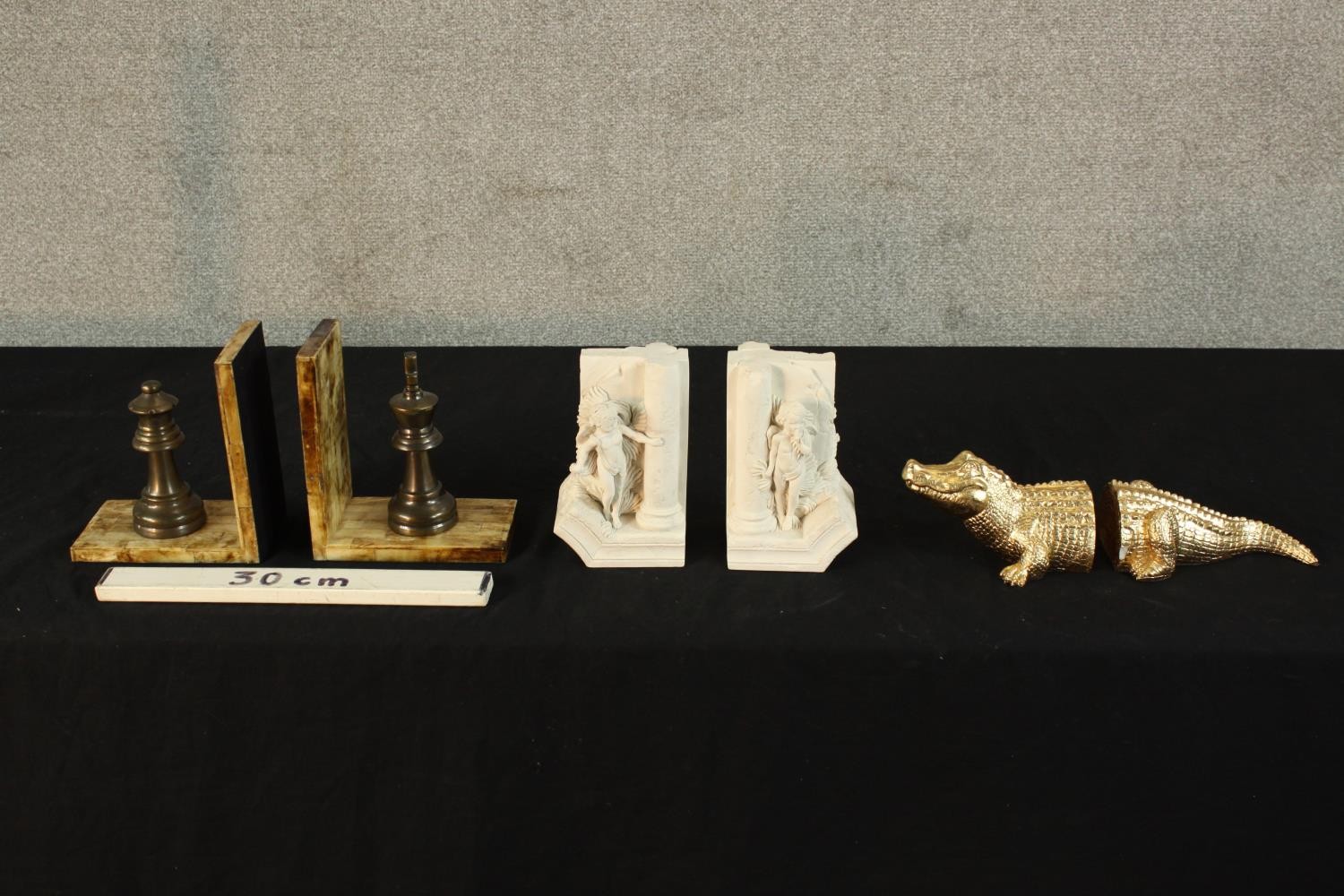Three pairs of 20th century bookends to include bookends a king and queen chess piece mounted on - Image 2 of 2