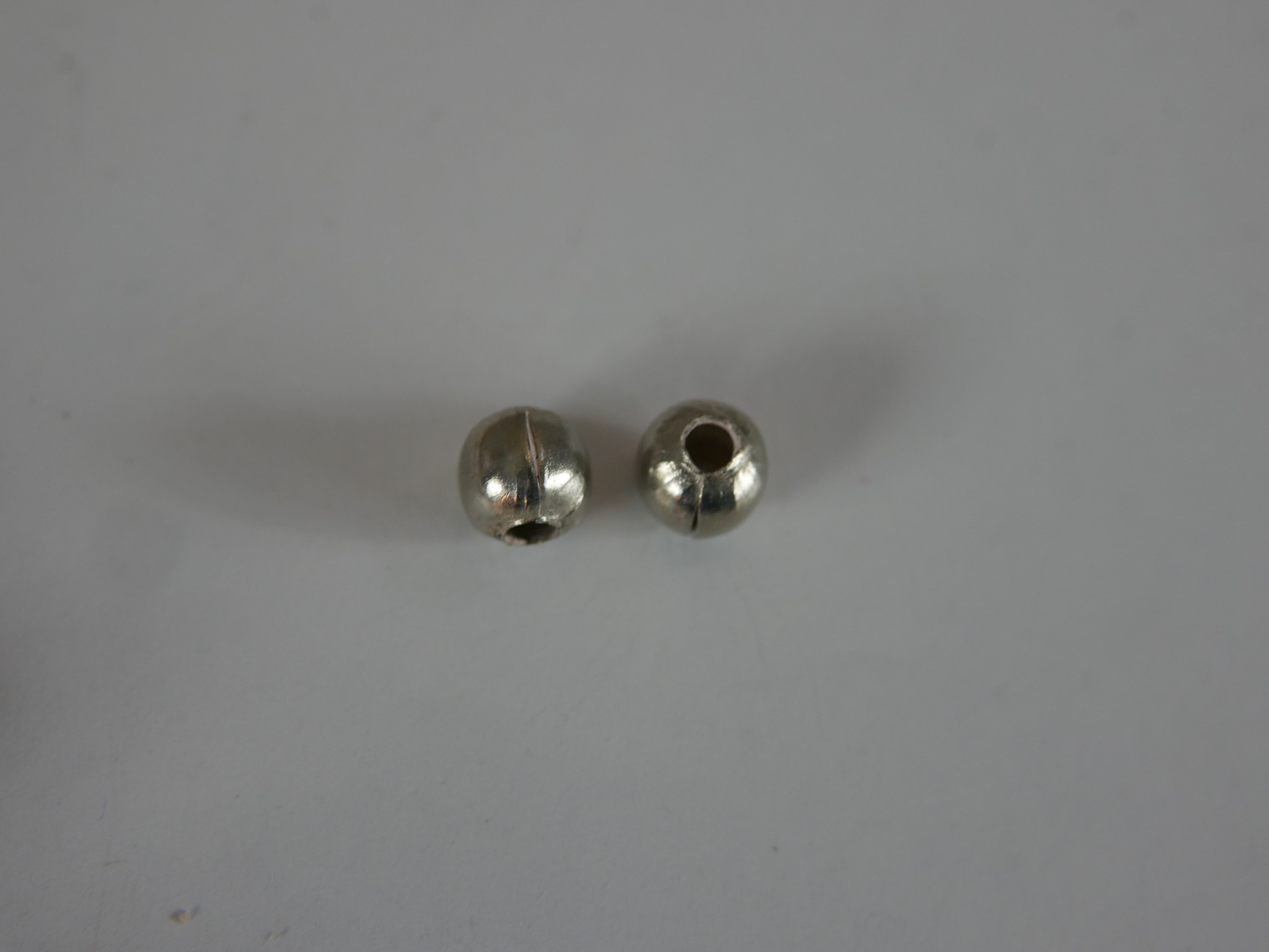 Six bags of white metal (tests as silver) beads, various designs and sizes of beads. H.1 W.1cm - Image 5 of 8
