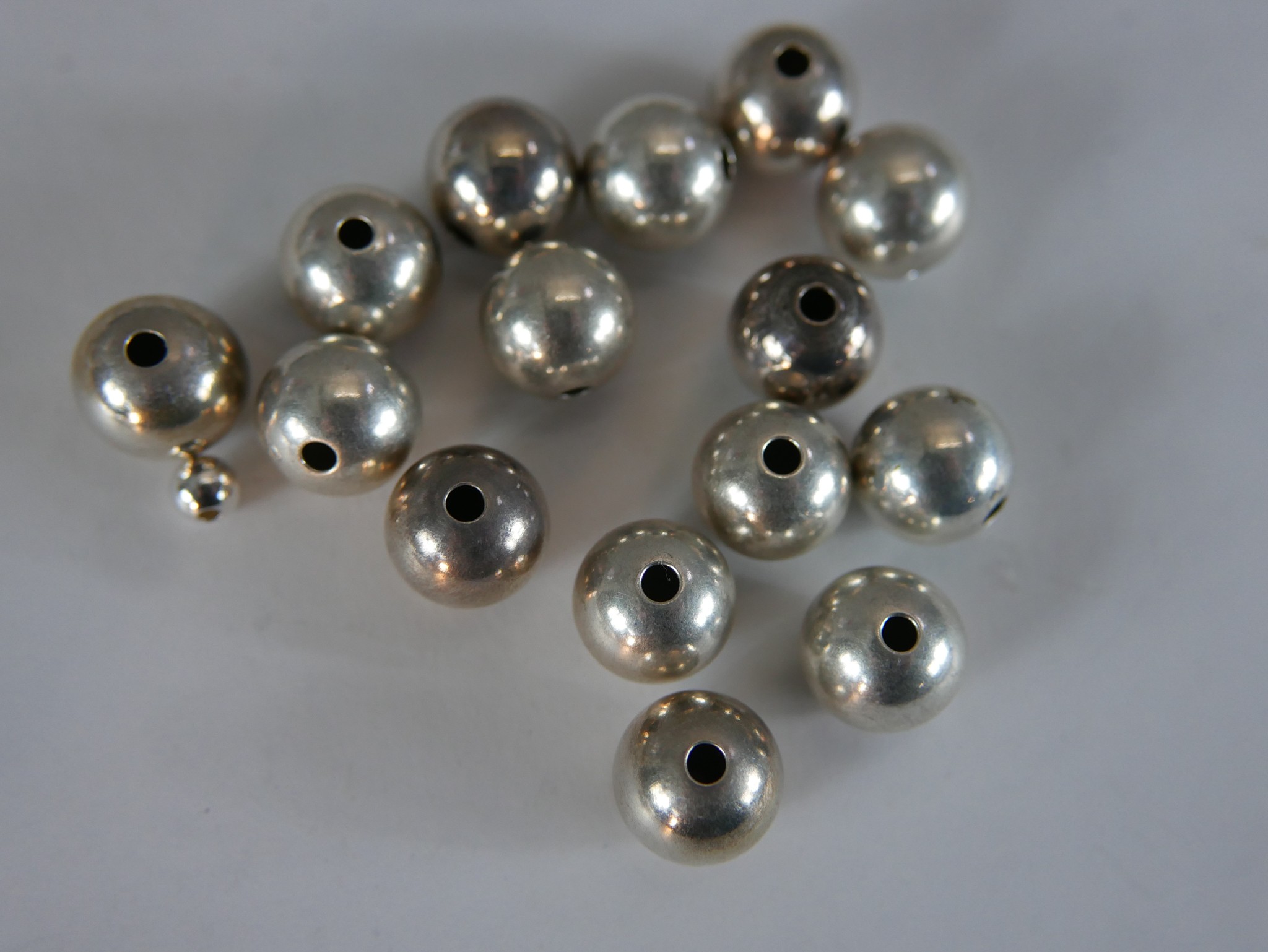 Six bags of white metal (tests as silver) beads, various designs and sizes of beads. H.1 W.1cm - Image 4 of 8