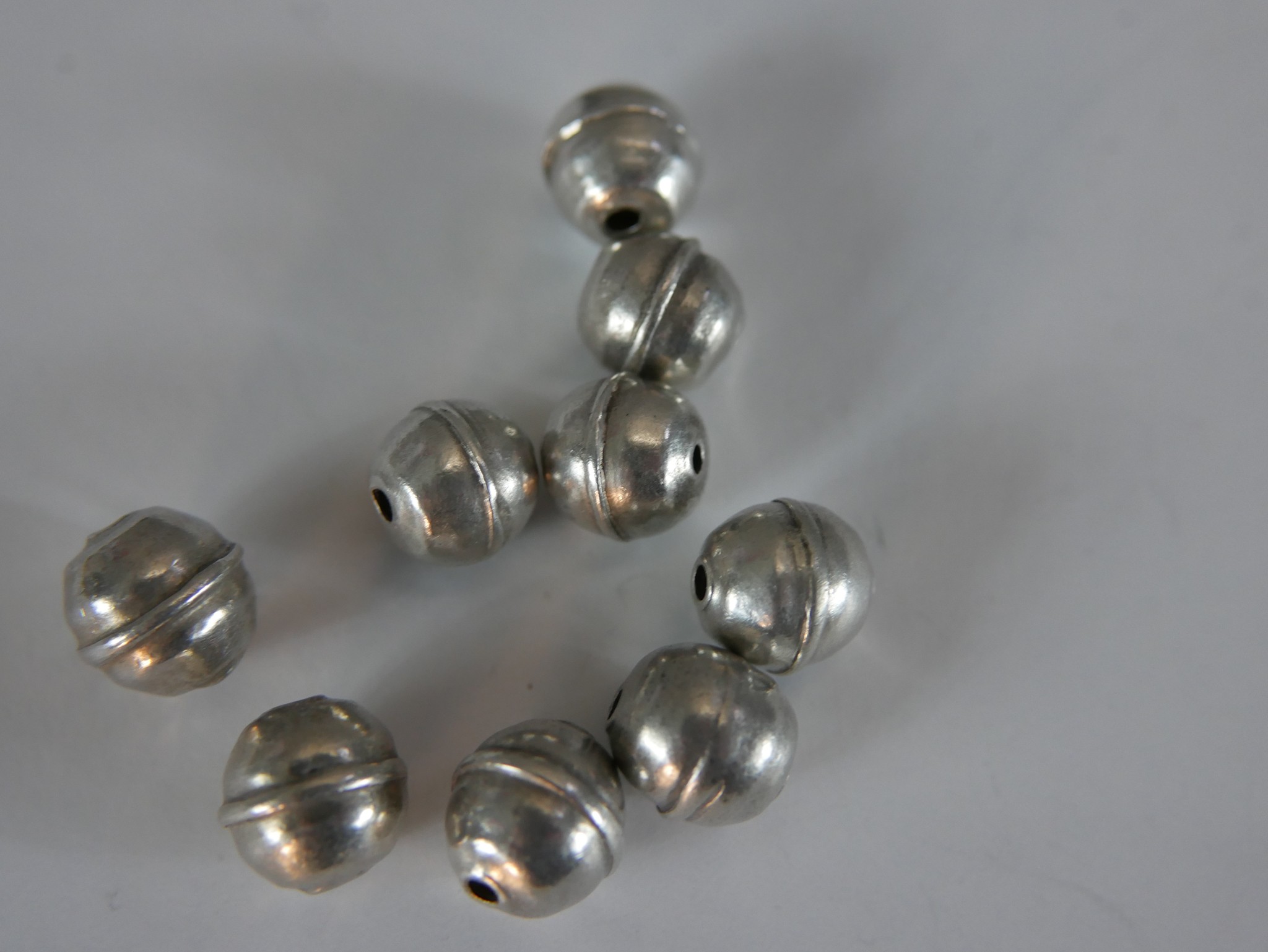 Six bags of white metal (tests as silver) beads, various designs and sizes of beads. H.1 W.1cm - Image 8 of 8