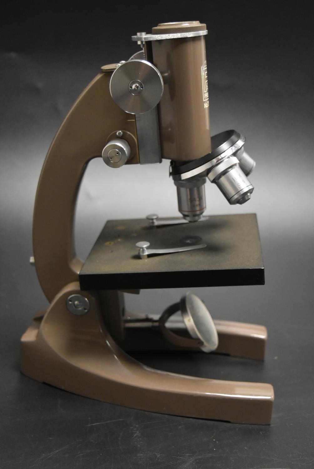 A mid 20th century Propper microscope, Model No. 73333. H.28cm - Image 3 of 6