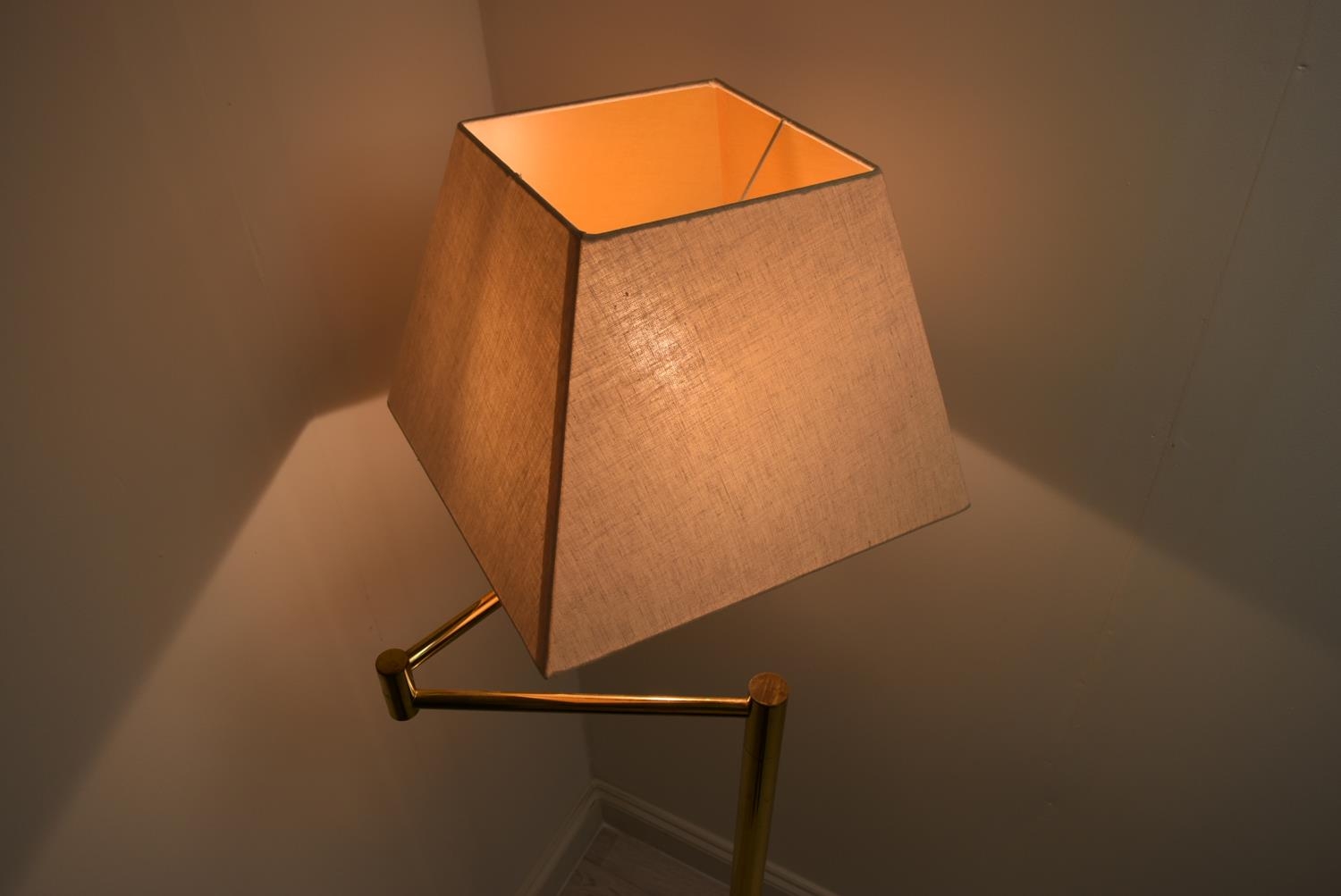 A contemporary brass plated standard lamp with adjustible arm with extension and shade raised on - Image 6 of 7