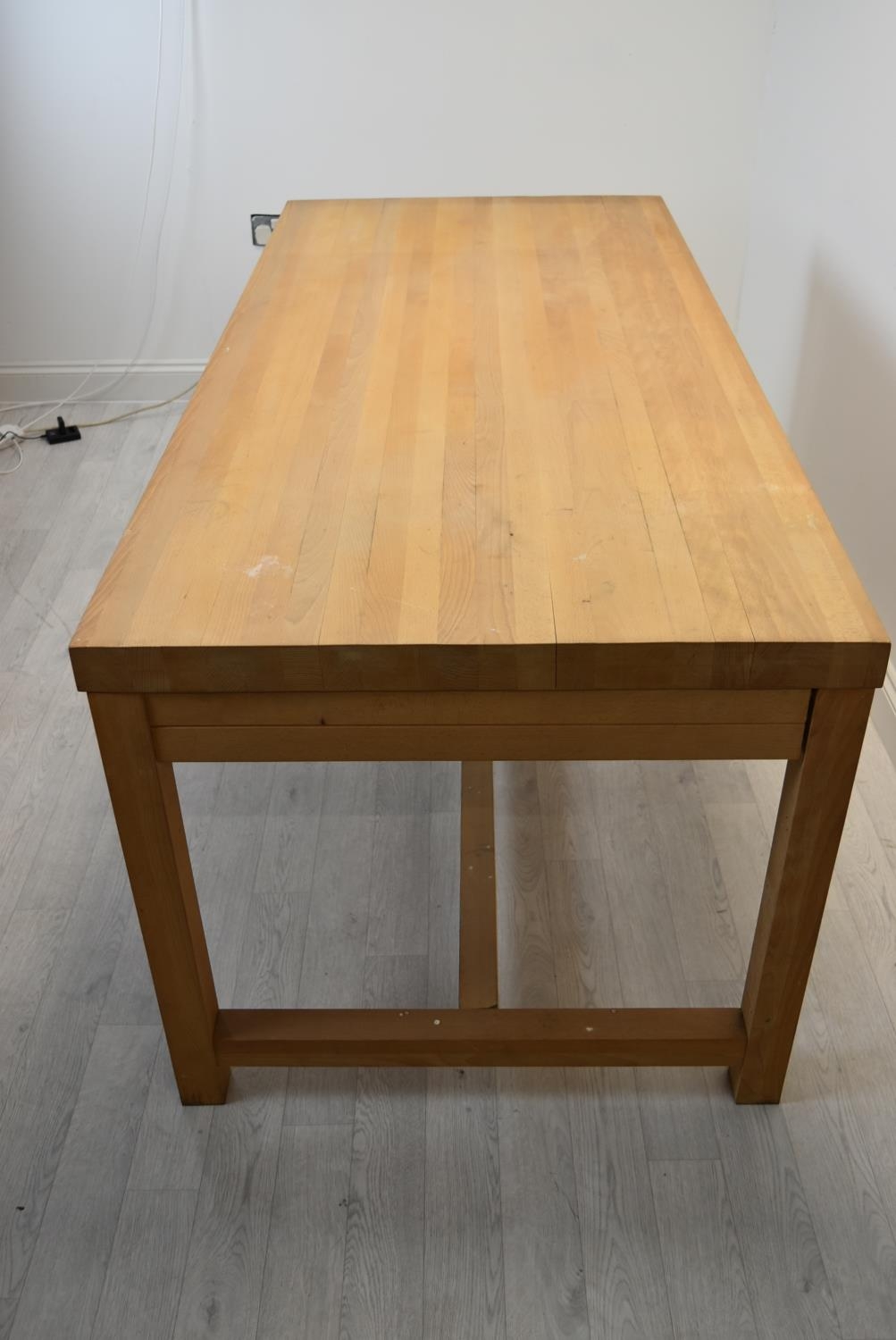 A contemporary oak four drawer refectory style table raised square supports united by a stretcher - Image 4 of 8