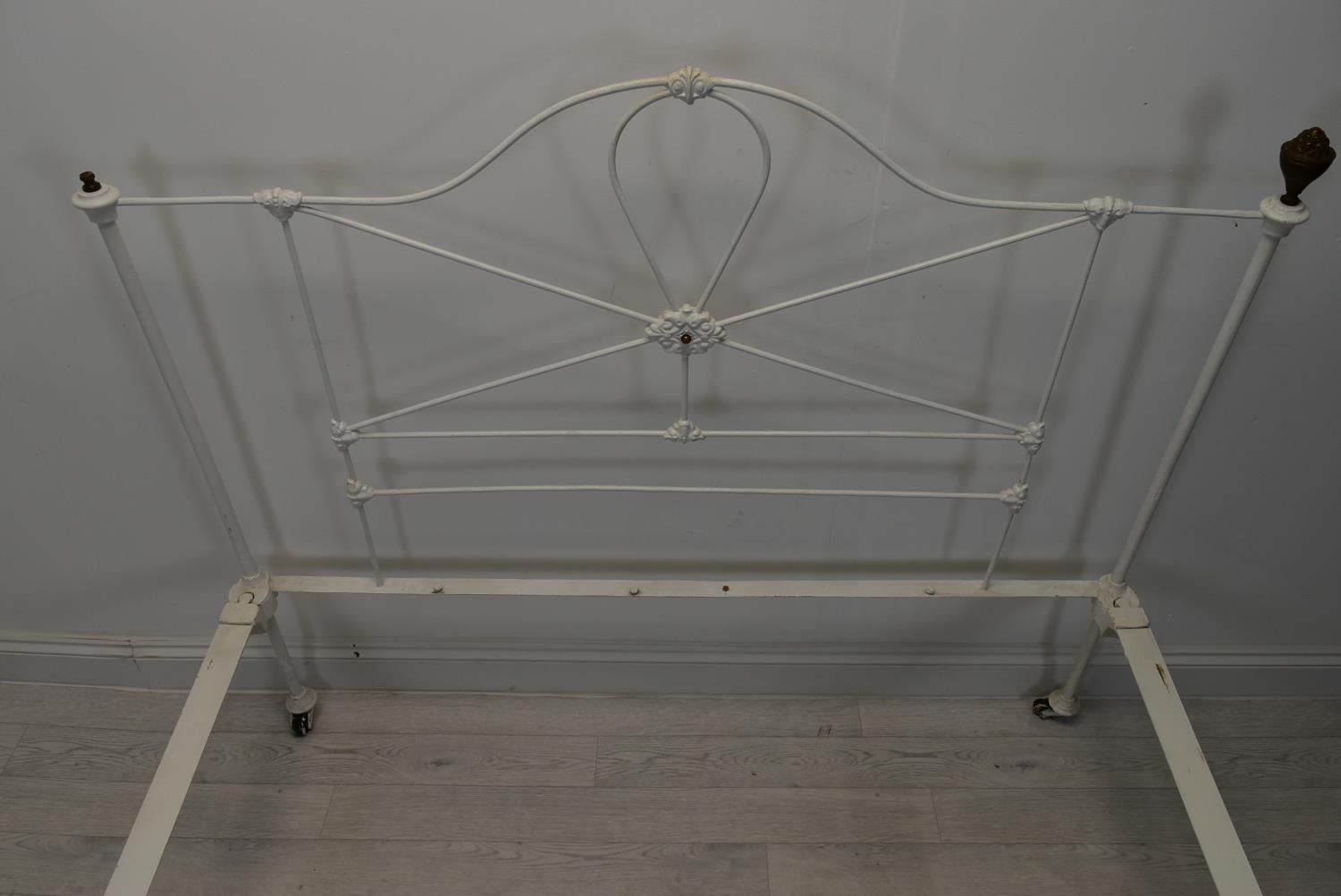 A Victorian style painted metal single bed complete with side irons. H.117.5 W.137 D.198.5cm - Image 9 of 10