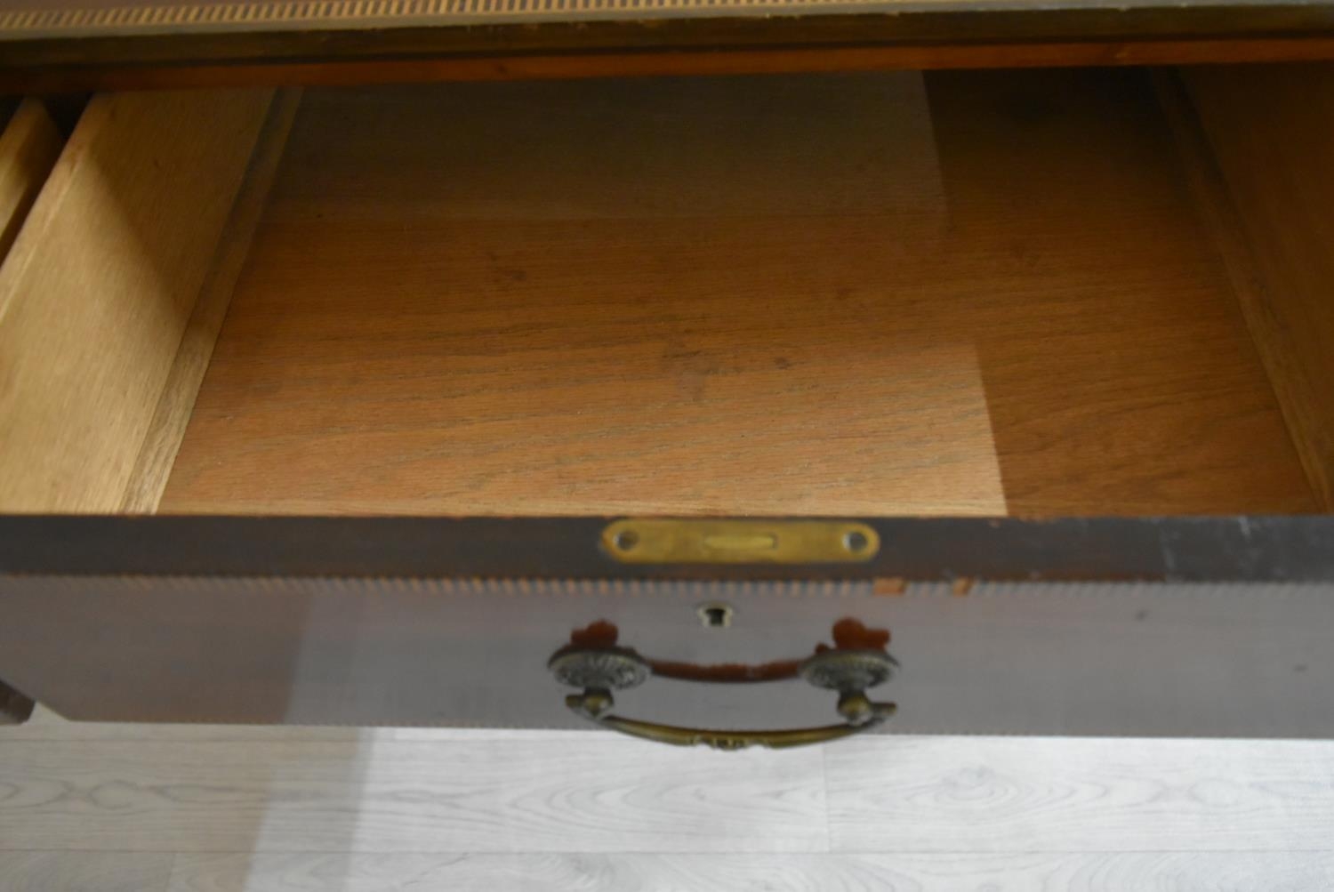 An Edwardian inlaid mahogany two drawer hall table raised on tapering supports terminating in pad - Image 6 of 14