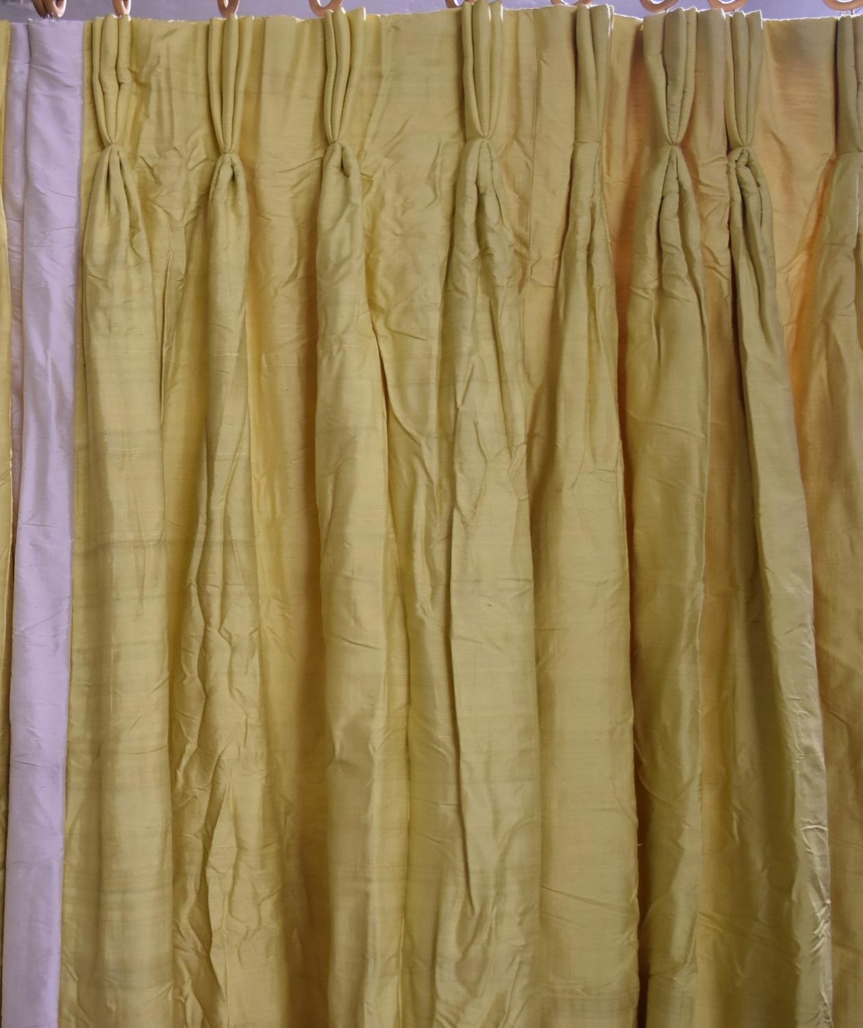 A single bright yellow silk pinch pleated interlined curtain. H.318 W.105cm - Image 2 of 6