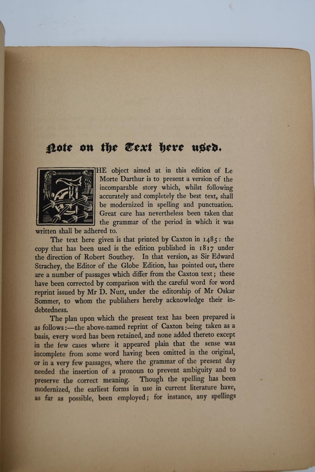 Audrey Beardsley 1893 - Morte Darthur Vol. 1 and 2; full leather binding with five raised bands on - Image 12 of 29