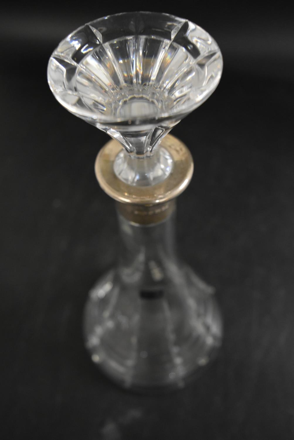 A contemporary Bos Holland conical shaped crystal decanter with a silver hallmarked rim. H.34 Dia. - Image 5 of 6