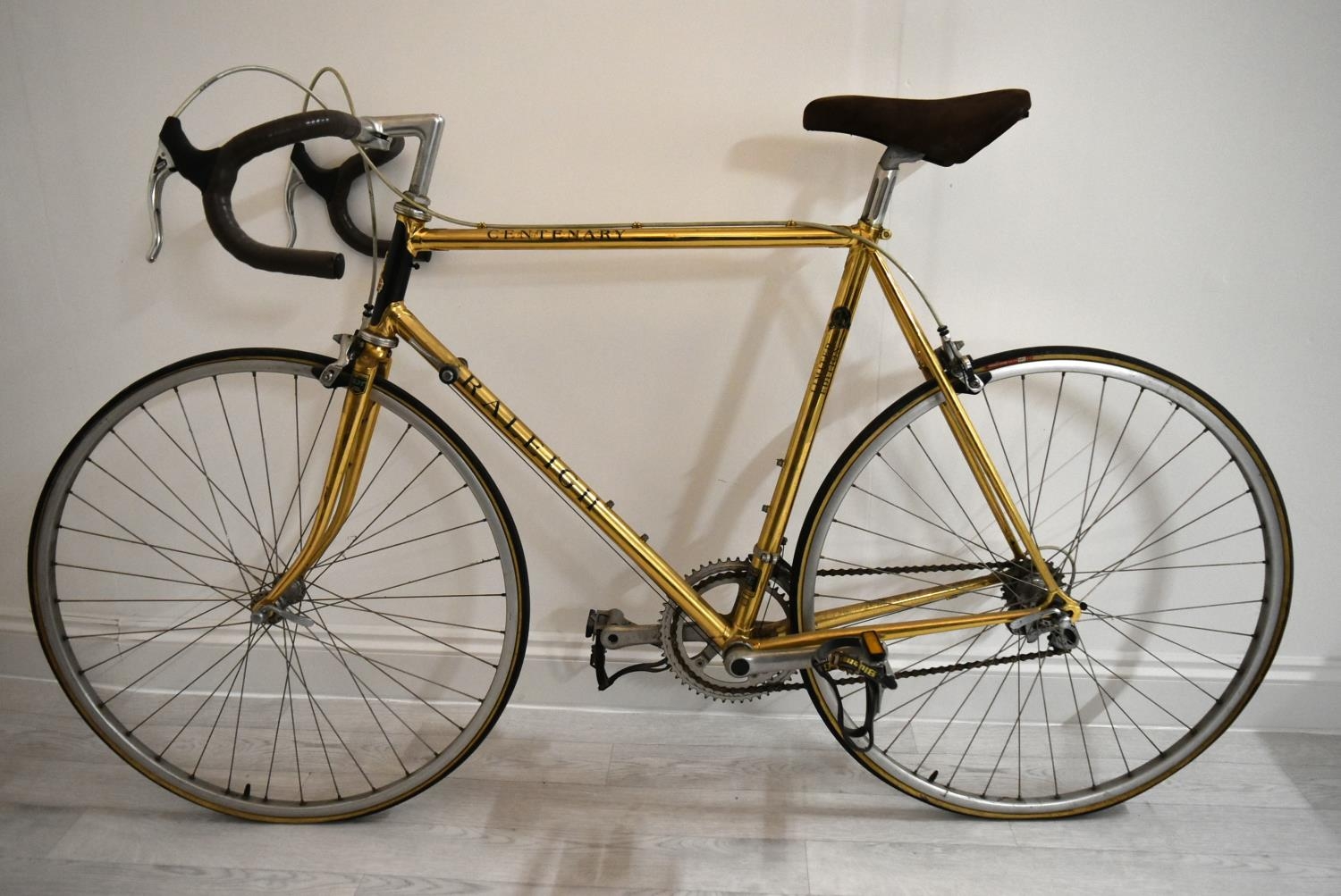 Raleigh Centenary 24k gold plated bicycle, 23" frame. Wheels Dia.26". 100 in total were made for - Image 16 of 21