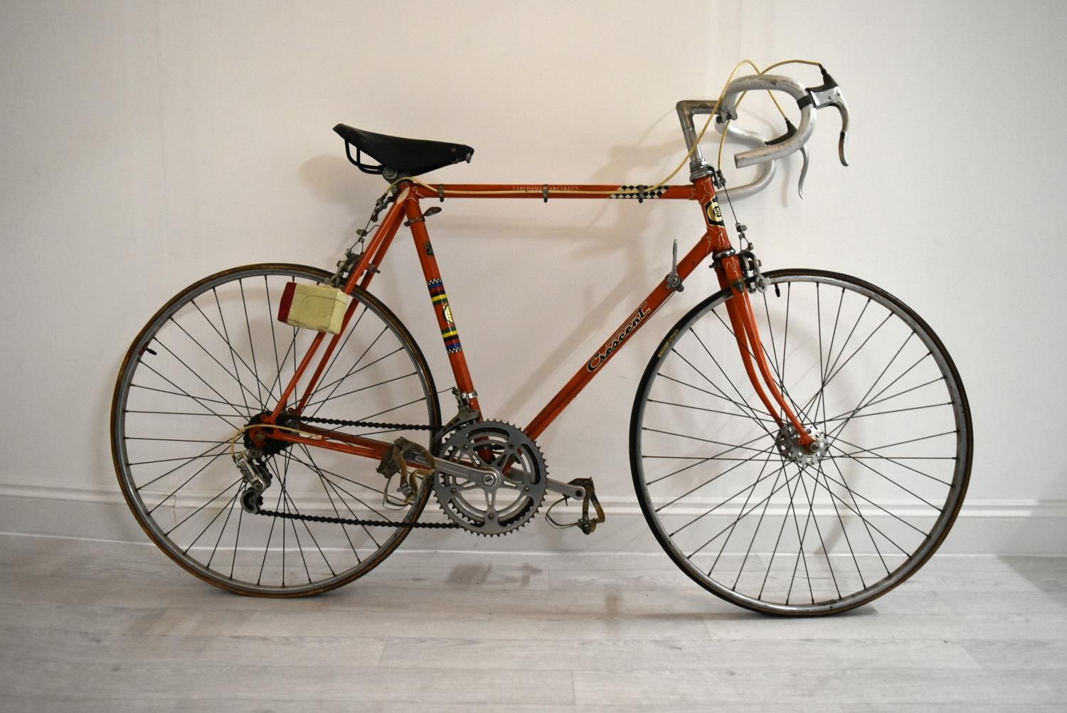 A gentlemen's Crescent bicycle. 23" frame. Wheels Dia.25"