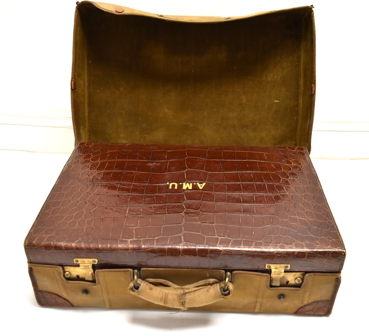 An early 20th century canvas covered crocodile skin effect gentlemen's vanity case embossed with - Image 6 of 14