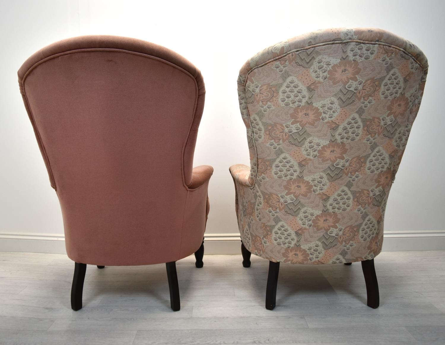 A matching pair of 20th century button back upholstered nursing chairs, each raised on mahogany - Image 3 of 4