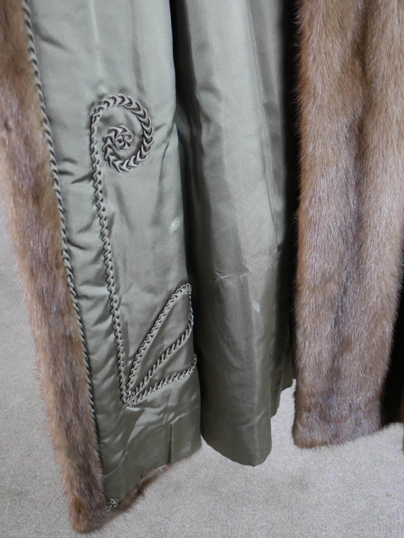 A ladies vintage ladies brown mink ladies full length jacket. H.120 W.50cm - Image 3 of 3