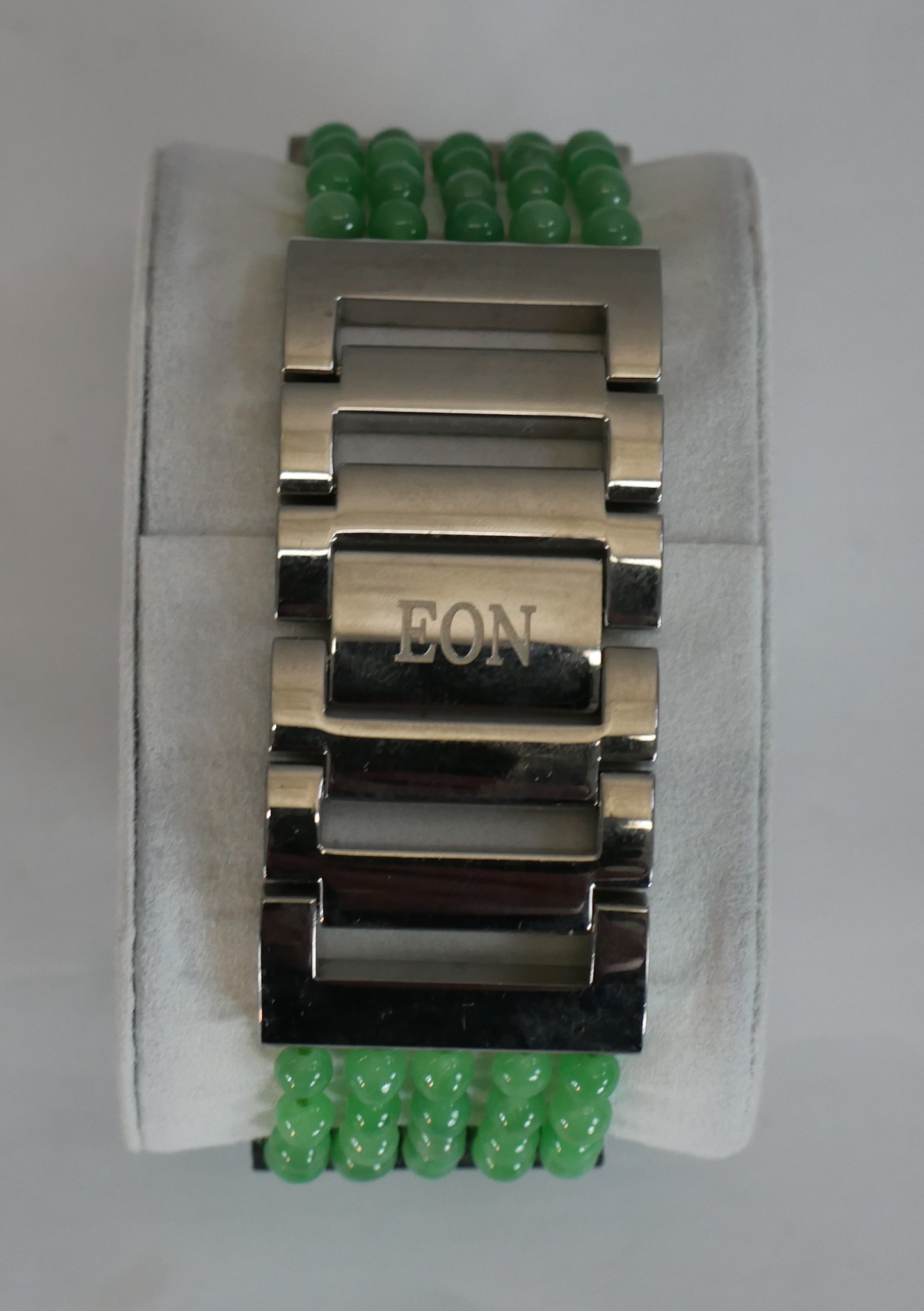 A new in box Eon fashion watch with Jade bead elastic bracelet and blue mother of pearl face. Box - Image 3 of 4