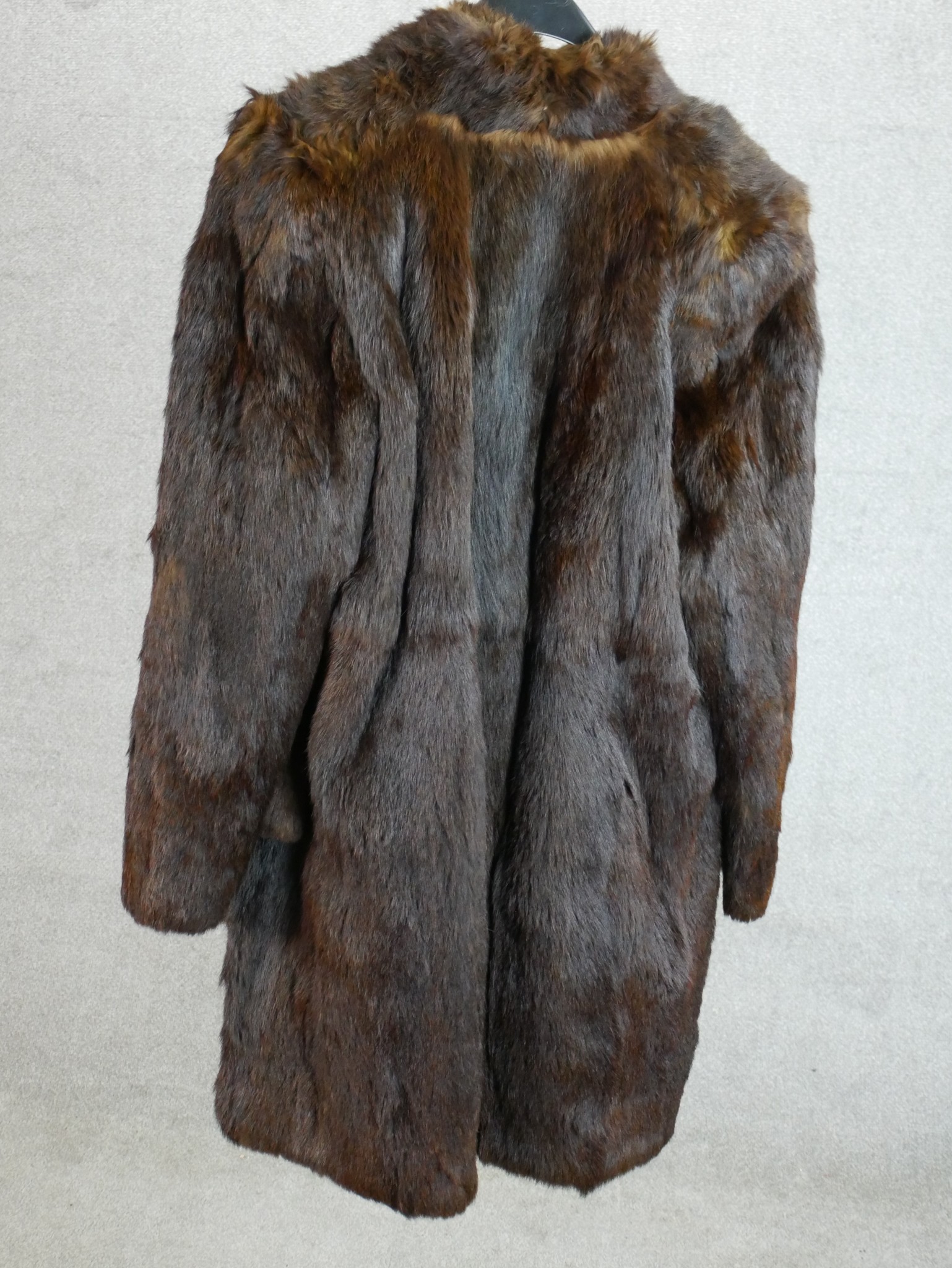 A ladies vintage brown fur full length jacket. L.100cm. Underarm to underarm :54cm. - Image 2 of 2