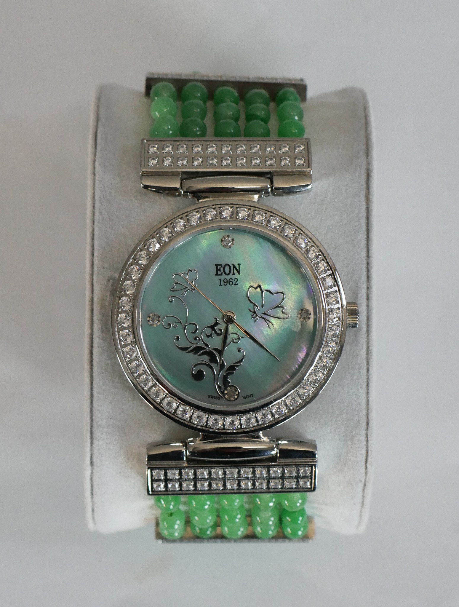 A new in box Eon fashion watch with Jade bead elastic bracelet and blue mother of pearl face. Box - Image 2 of 4