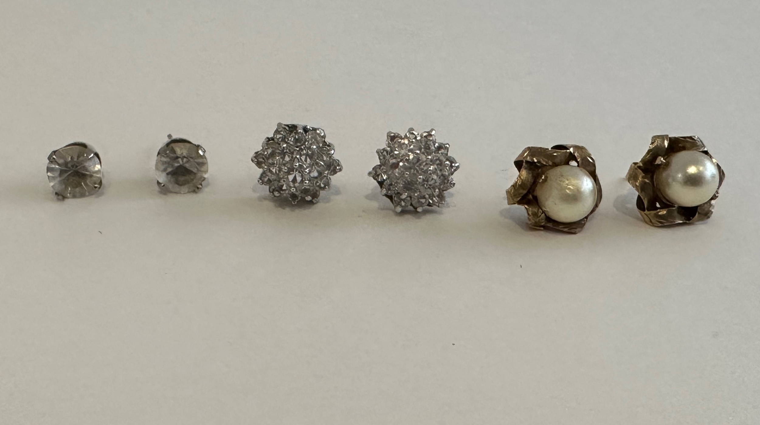 Three pairs of stud earrings, including a pair of 9ct yellow gold and cultured pearl earrings. - Image 2 of 5