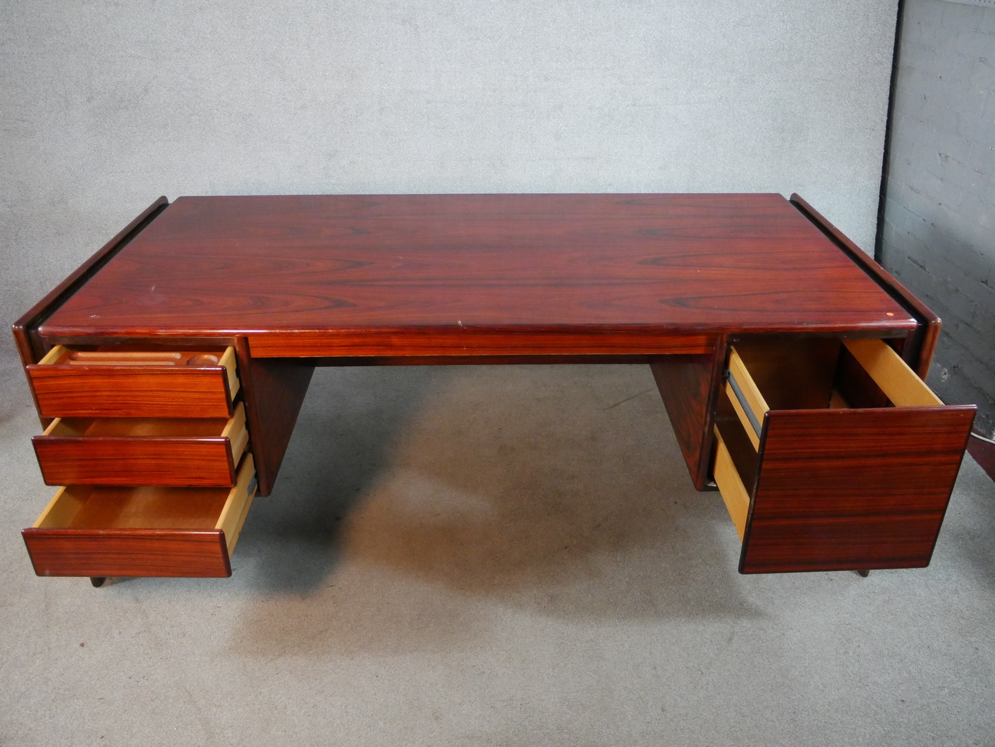 A large vintage executive style desk fitted with six drawers. H72 x W.190 x D.93 cm. - Image 5 of 5