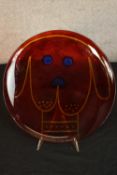 A contemporary boxed Swedish Steinge Slott glass plate with portrait of a dogs face decoration and