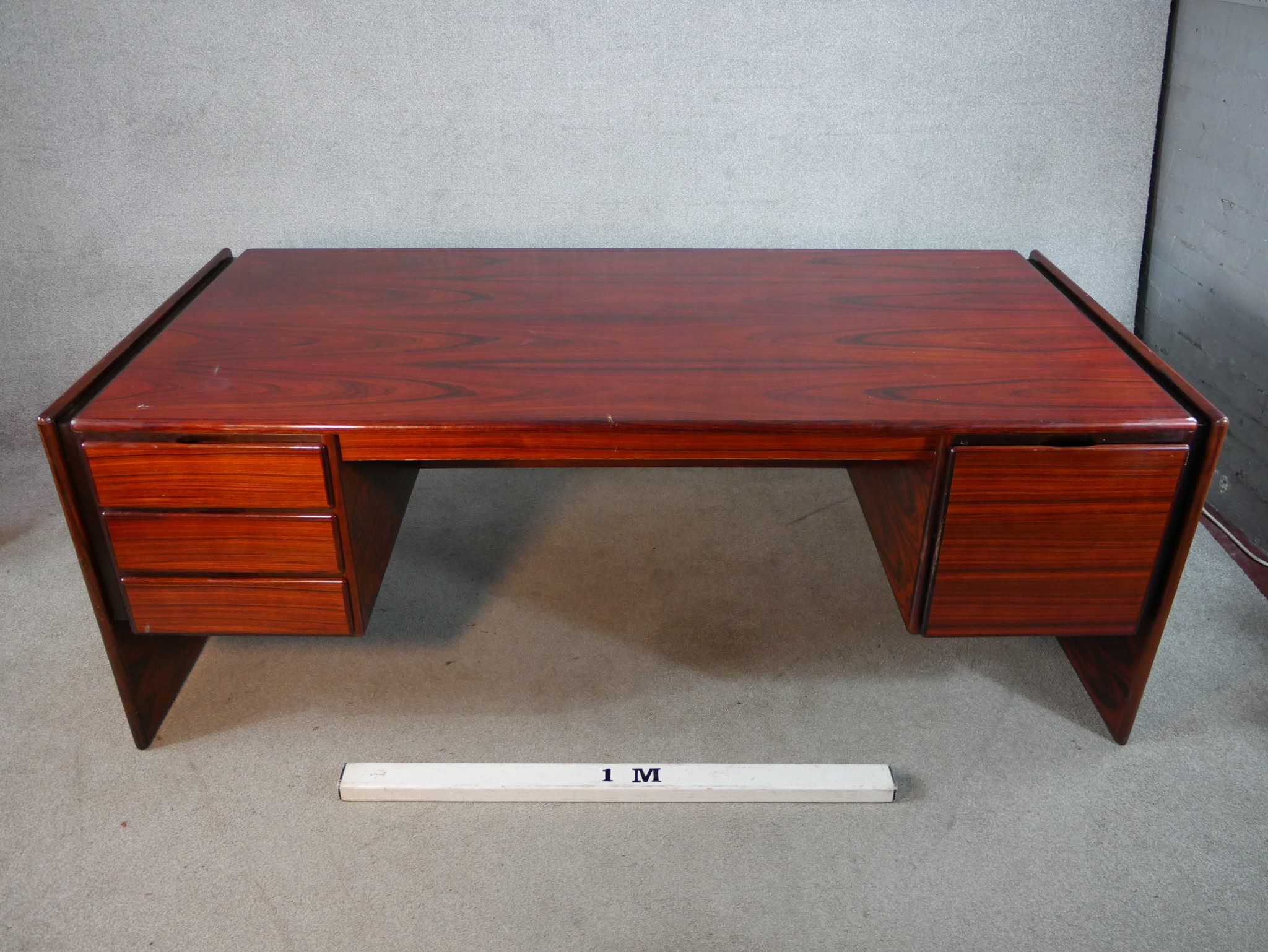 A large vintage executive style desk fitted with six drawers. H72 x W.190 x D.93 cm. - Image 4 of 5
