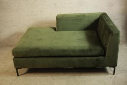 Corner sofa, contemporary. H.70 W.150cm.