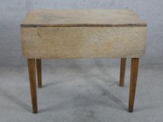 Pembroke table, 19th century oak. H.74 W.94 D.89cm