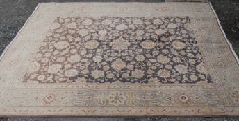 Carpet, large Persian style. L.409 W.308cm