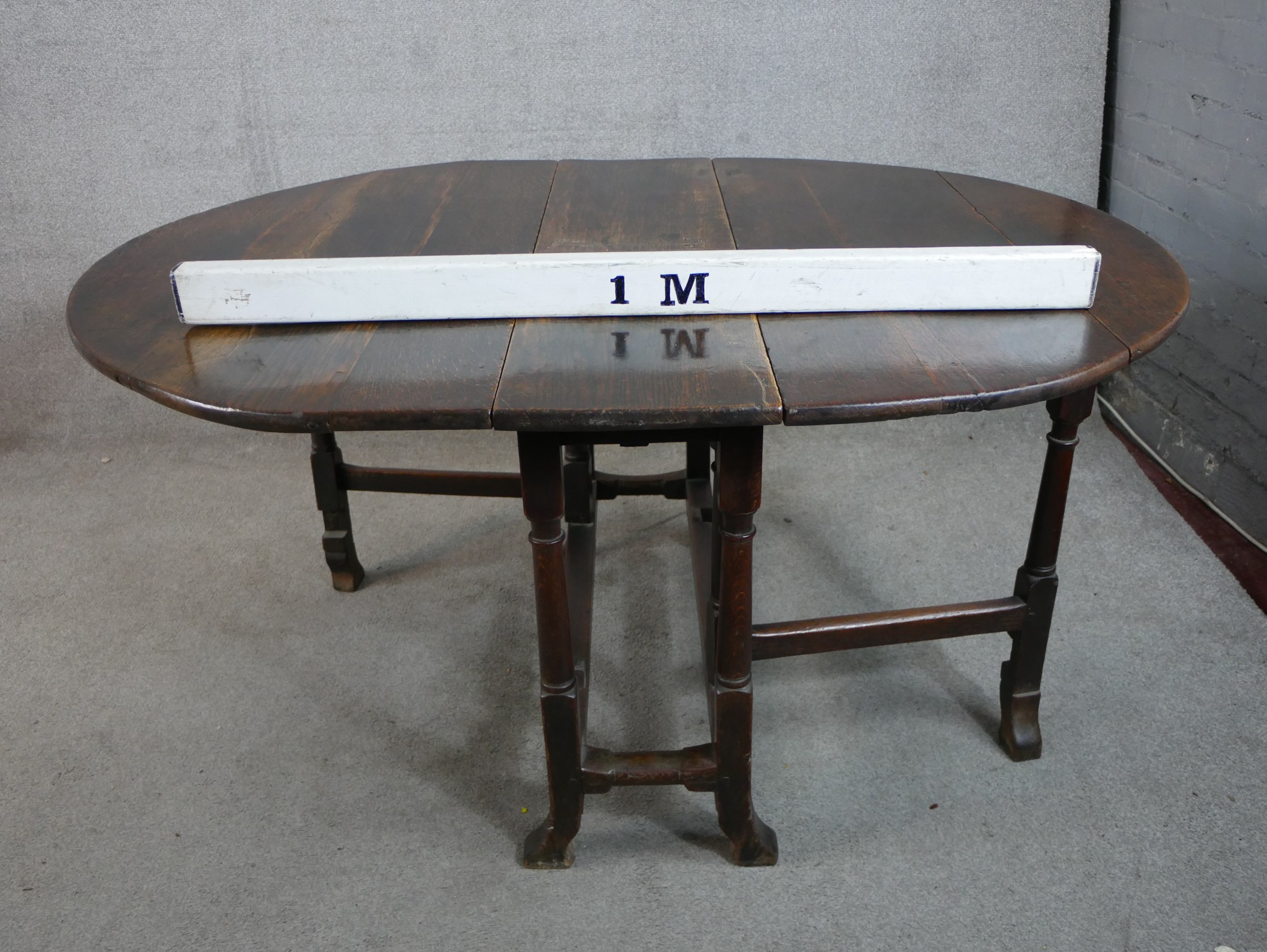 Oak dropleaf gateleg table, 19th century. H.72 W.139 D.104cm - Image 4 of 4