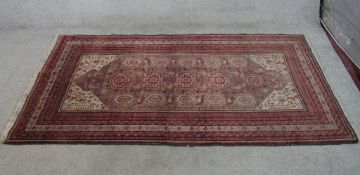 Carpet, Persian Quasgai. W.106 x L.200 cm.