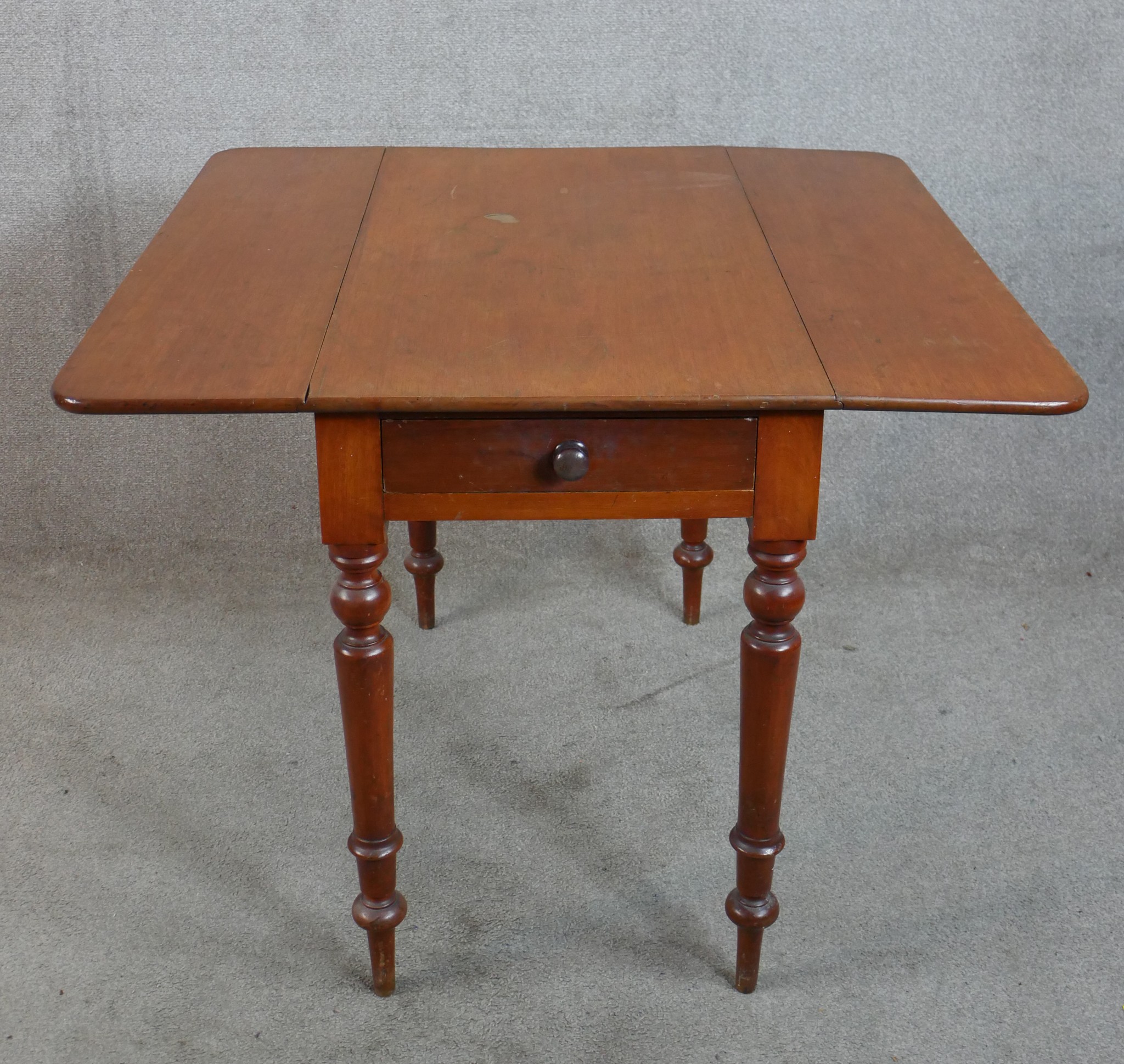 Mahogany Pembroke table, Georgian. H.72 W.93 D.91cm - Image 2 of 4