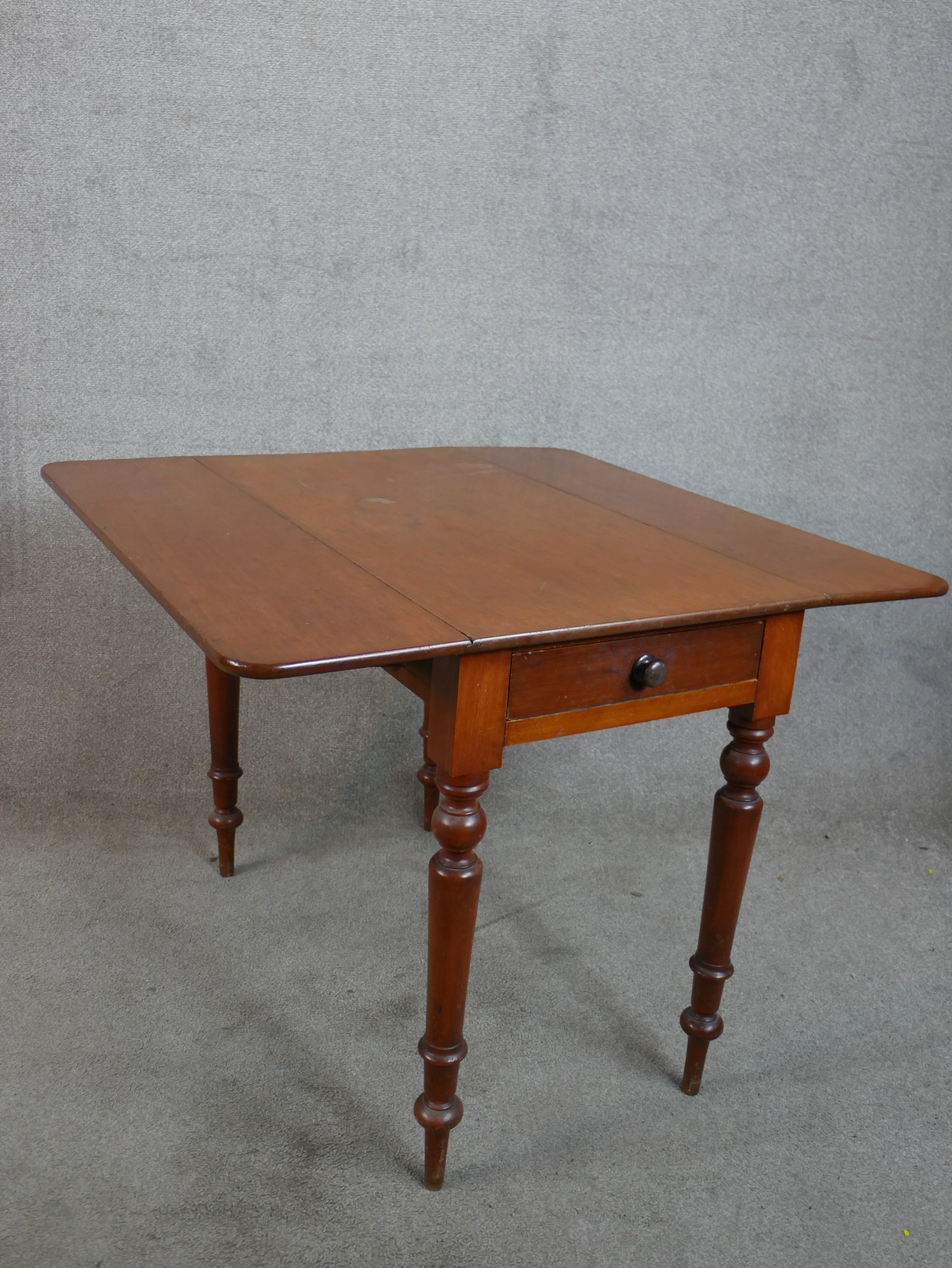 Mahogany Pembroke table, Georgian. H.72 W.93 D.91cm - Image 3 of 4