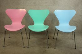 Three 1970s/80s painted laminated Model 7 dining chairs by Arne Jacobson for Fritz Hansen each