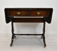 Sofa table, Regency style mahogany. H.72 W.121 D.50 cm (ext. +75 cm).