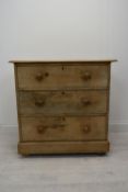 Chest of drawers, 19th century pine. H.82 W.83 D.43 cm.