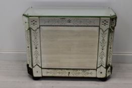 A Venetian style enclosed console cabinet. H.61 W.78 D.34 cm.