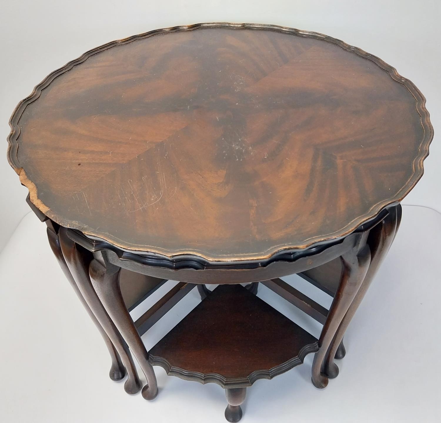 Nest of tables, vintage mahogany. H.54.5 Dia.64 cm - Image 2 of 6