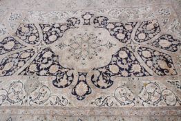 Carpet, Persian Bidjar style. L.300 W.244cm.