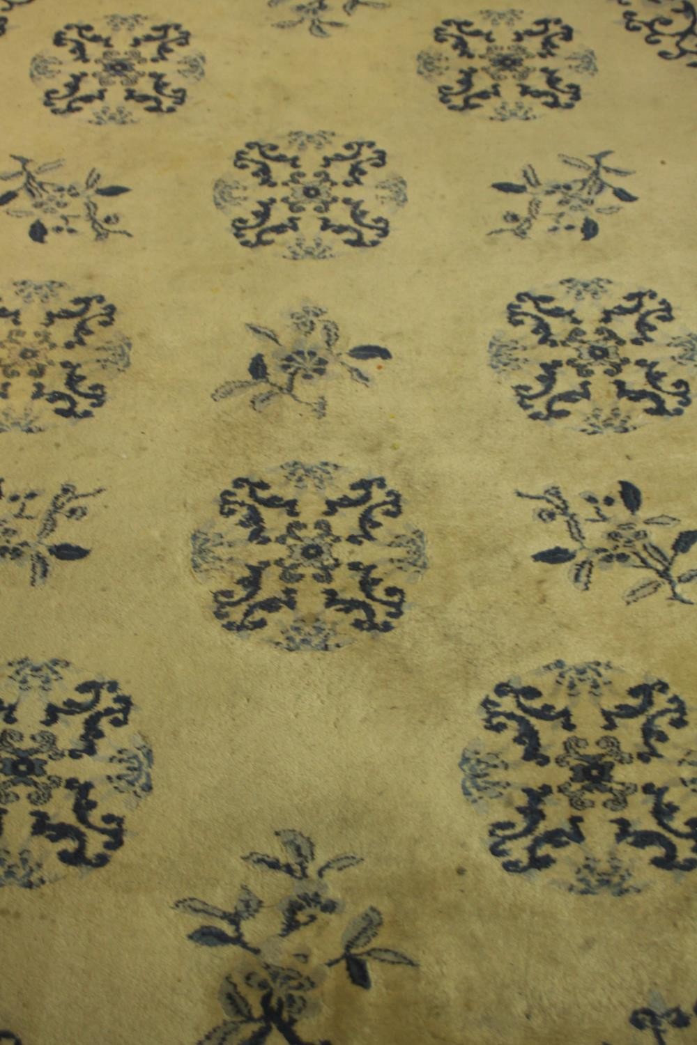 Carpet, vintage Chinese woollen. L.225 W.165cm. - Image 2 of 3