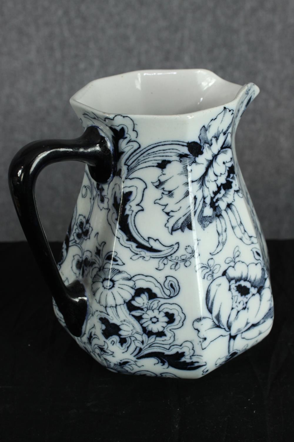 A mixed collection of four jugs and a pot. Including a modern lidded studio ginger jar. The - Image 6 of 10