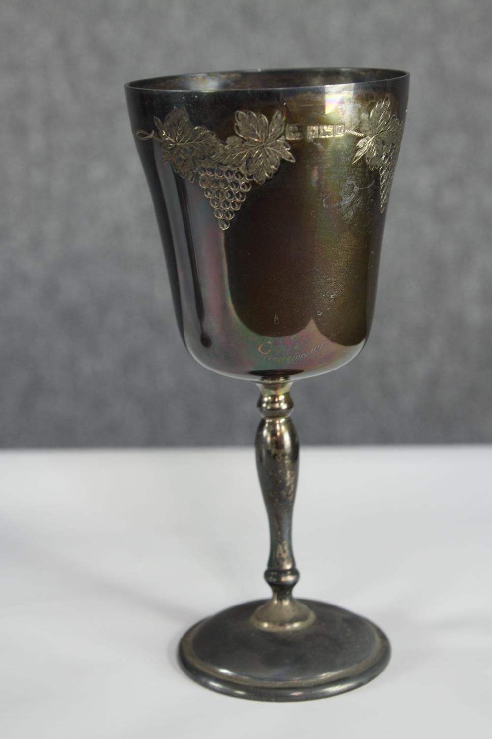 Four engraved silver goblets with vine and grape design. Hallmarked and each 14 cm high. With a - Image 2 of 5