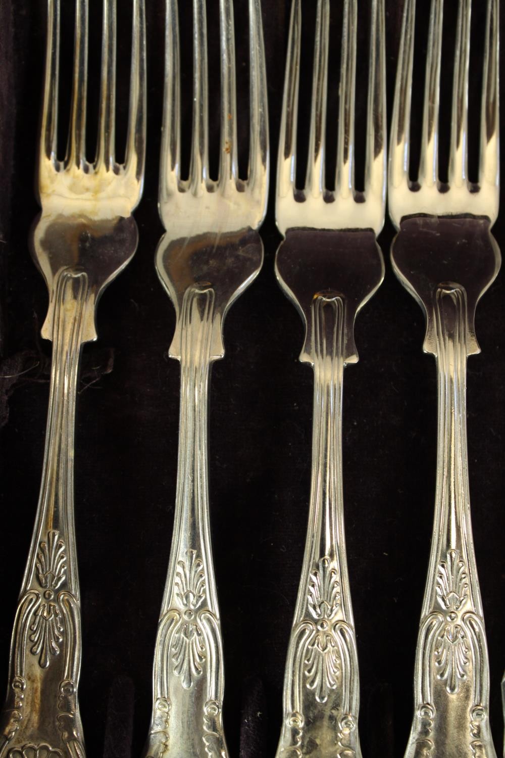 A case of fish knives and forks. A double tray of kings pattern cutlery. The box is decorated with a - Image 4 of 7