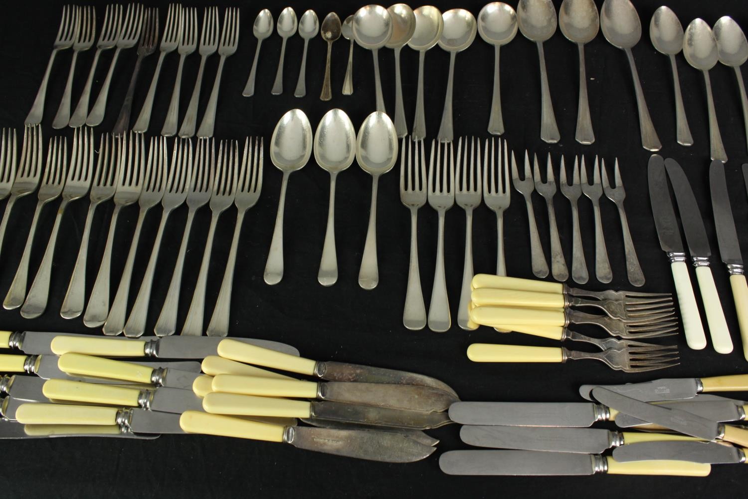 A large collection of cutlery. Some silver plated and stamped 'Rodger'. The largest measures L.24 - Image 3 of 5