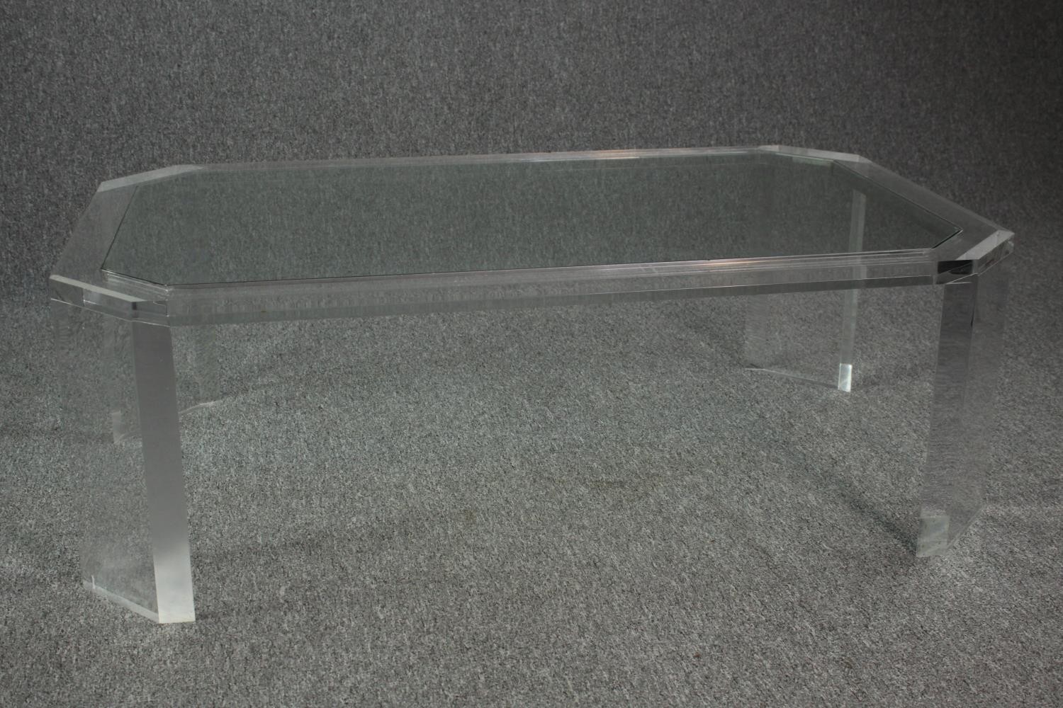 Coffee table, David Lange, vintage in lucite and glass. H.40 W.120 D.71cm. - Image 2 of 5