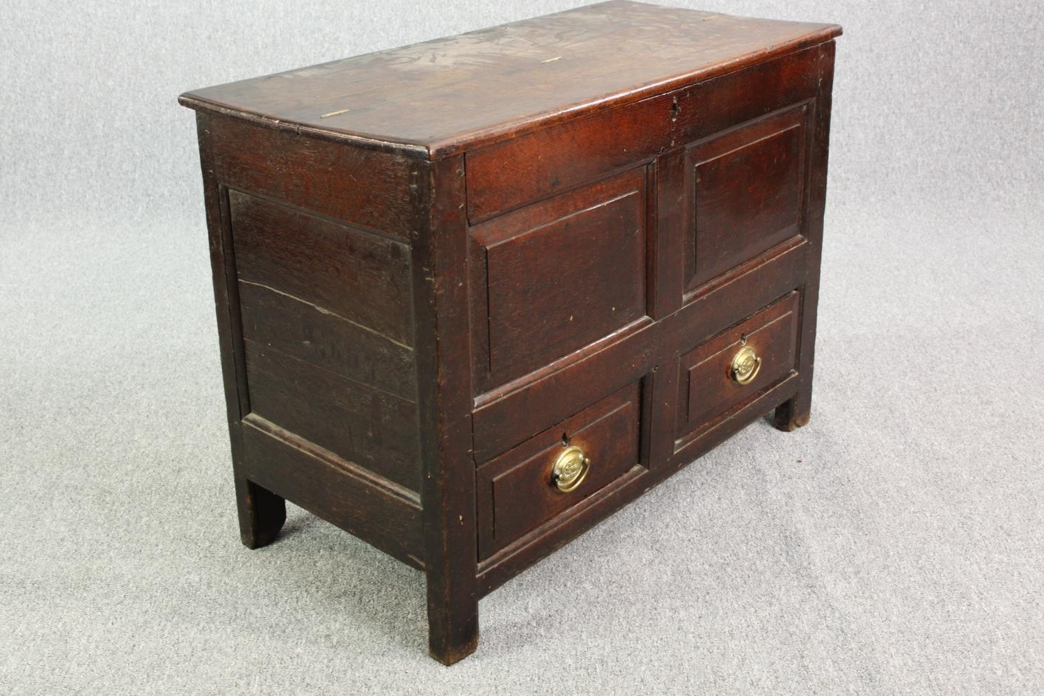 Coffer, 18th century country oak. H.80 W.110cm. - Image 2 of 4