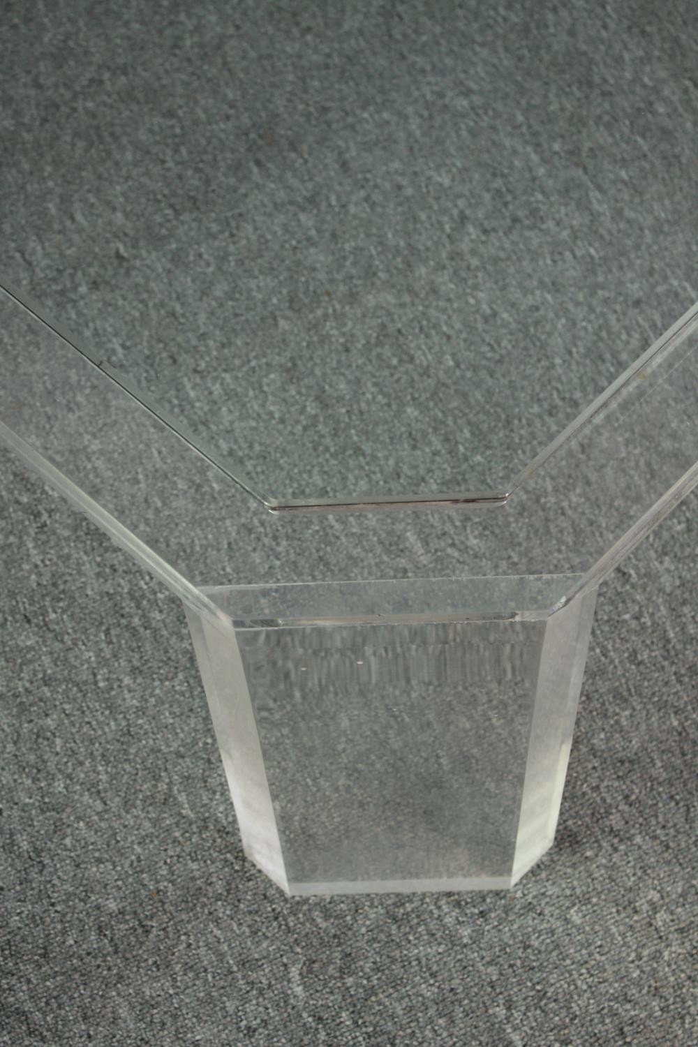Coffee table, David Lange, vintage in lucite and glass. H.40 W.120 D.71cm. - Image 4 of 5